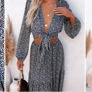 Scenery printed tie front cropped blouse